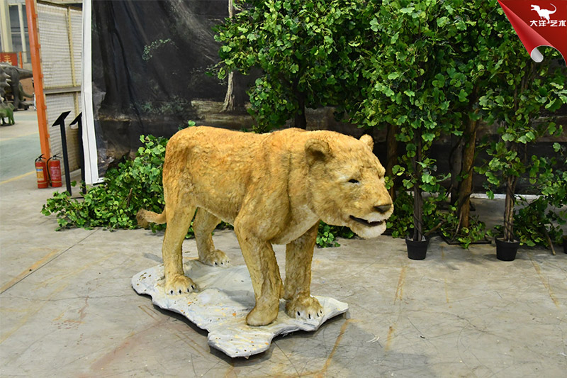仿真動物模型-洞獅